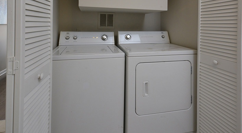 Washer & Dryer INCLUDED!